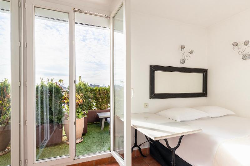 Terrace Studio with View image 3