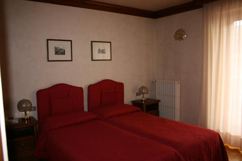 Two Adjacent Double or Twin Rooms image 3
