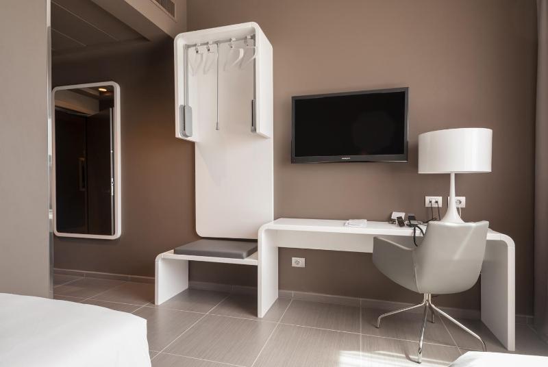Double Room - Disability Access image 4