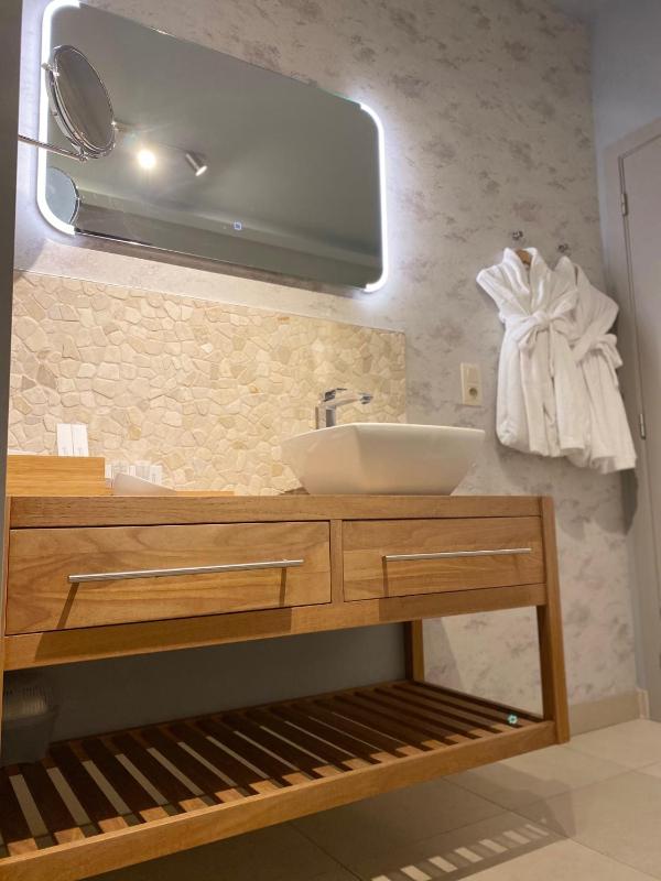 Deluxe Double Room image 1