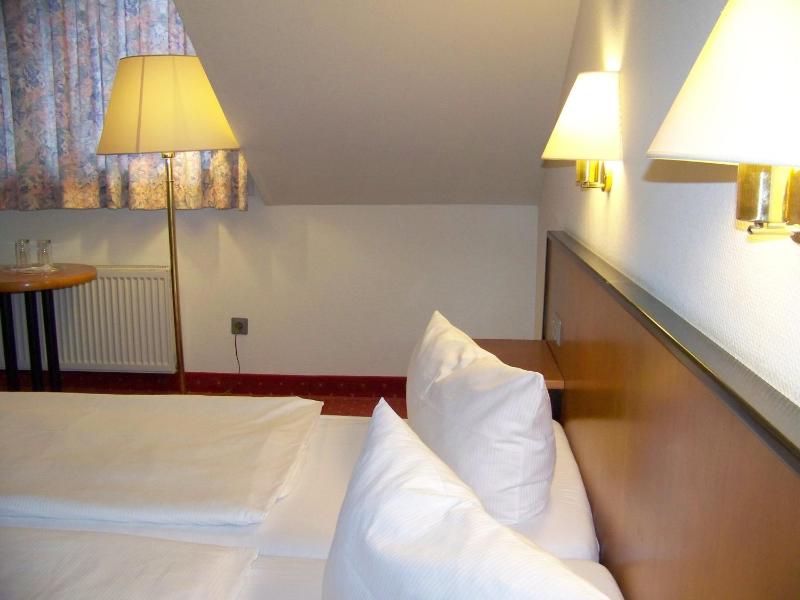 Double Room with Extra Bed image 4