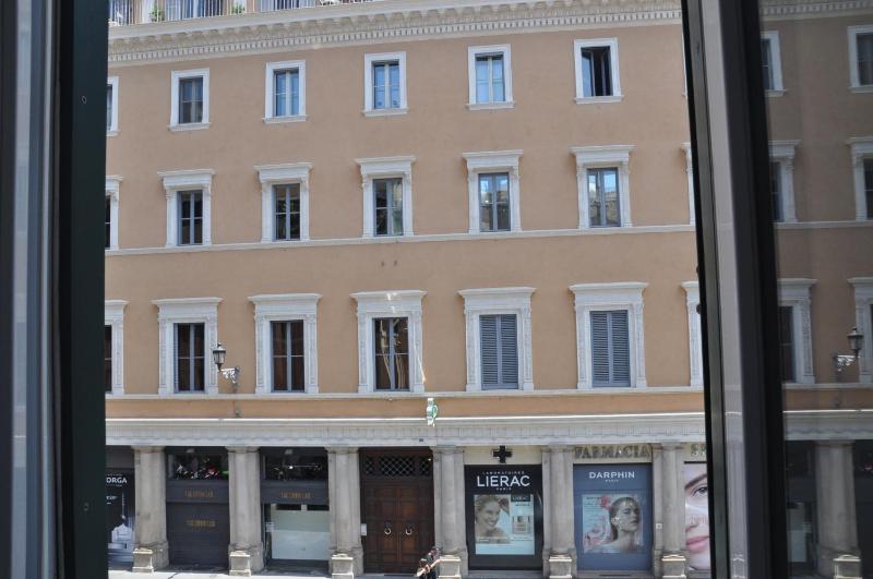 Standard Quadruple Room image 4