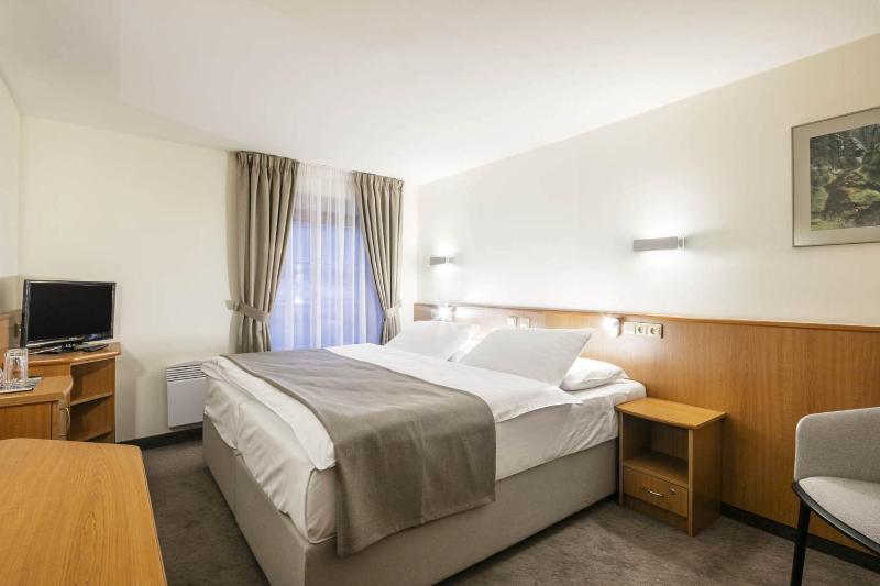 Economy Double Room image 1