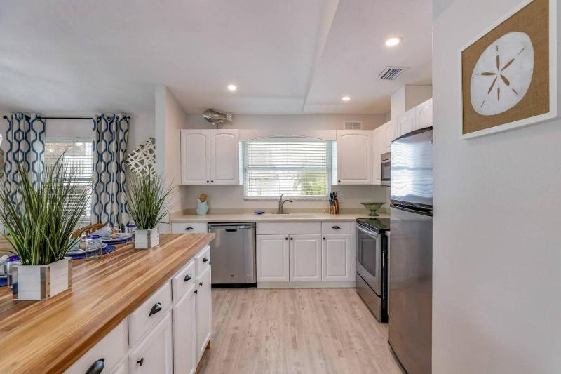 On Point - 811 Jacaranda Rd - image 16