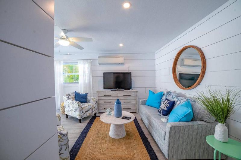On Point - 811 Jacaranda Rd - image 18