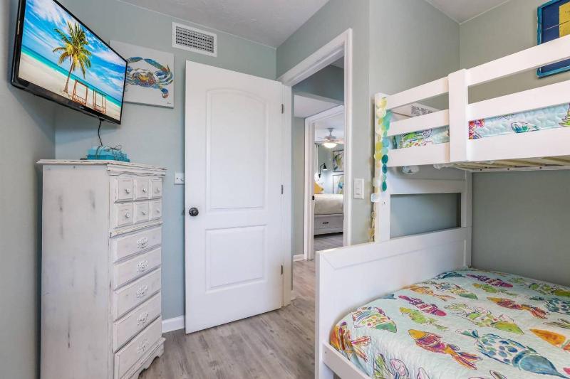 On Point - 811 Jacaranda Rd - image 11