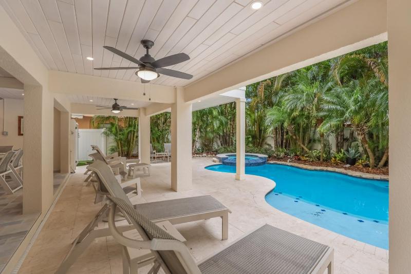 Absolute Paradise - 2114 Avenue A - image 36