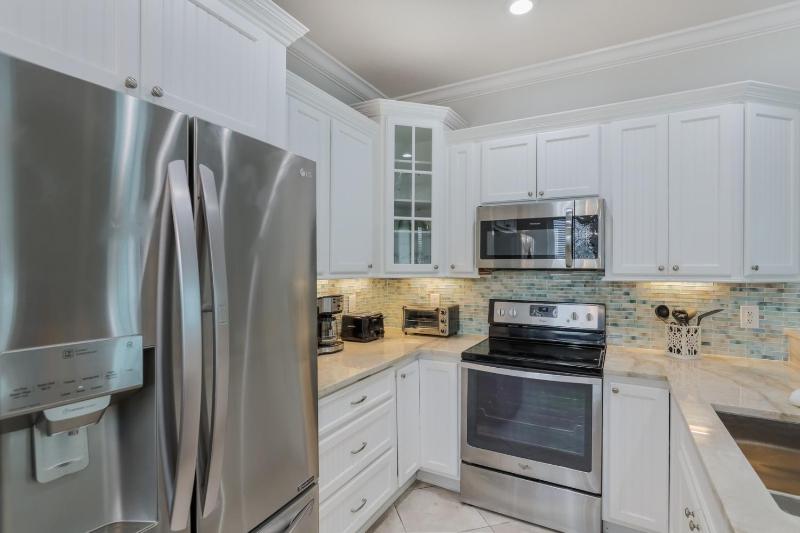 Absolute Paradise - 2114 Avenue A - image 15