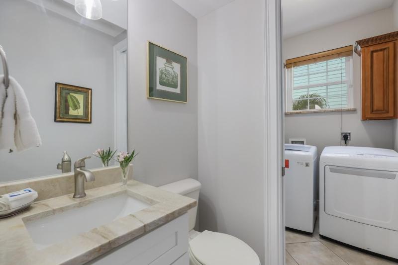 Absolute Paradise - 2114 Avenue A - image 23