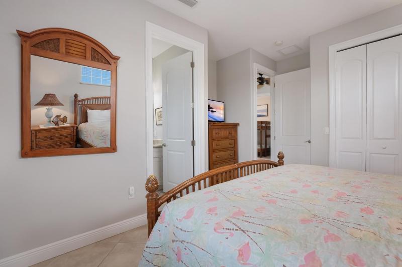 Absolute Paradise - 2114 Avenue A - image 18