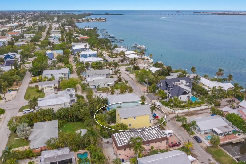 Absolute Paradise - 2114 Avenue A - image 35