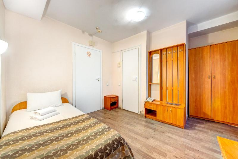 Standard Single Room image 4