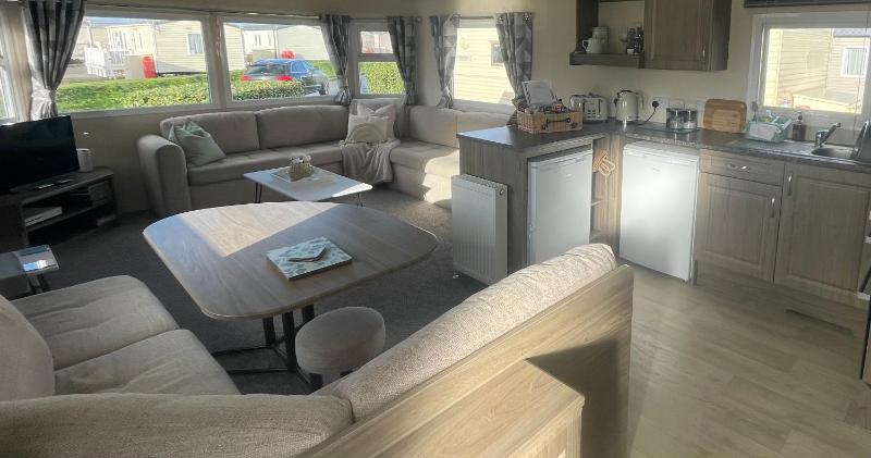 Trecco Bay Porthcawl Caravan 8 berth PALMS 4 Images