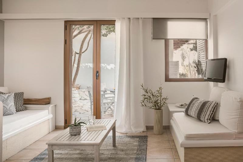 Agnanti Suites - image 33