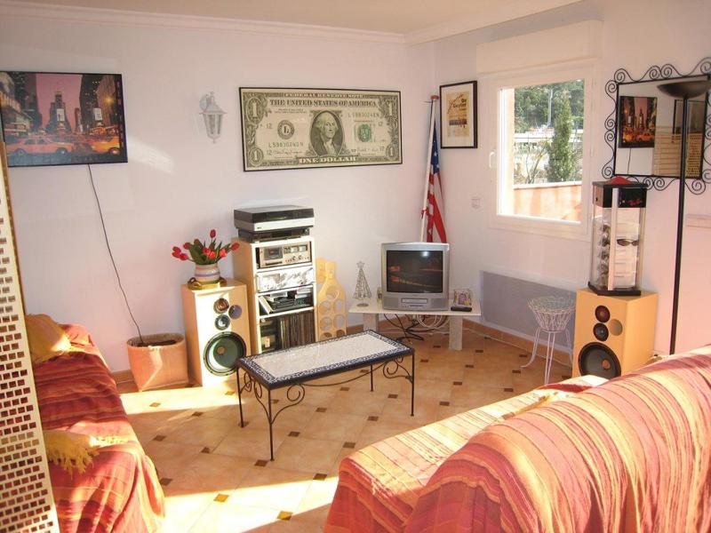 Apartment (6 Adults) image 1