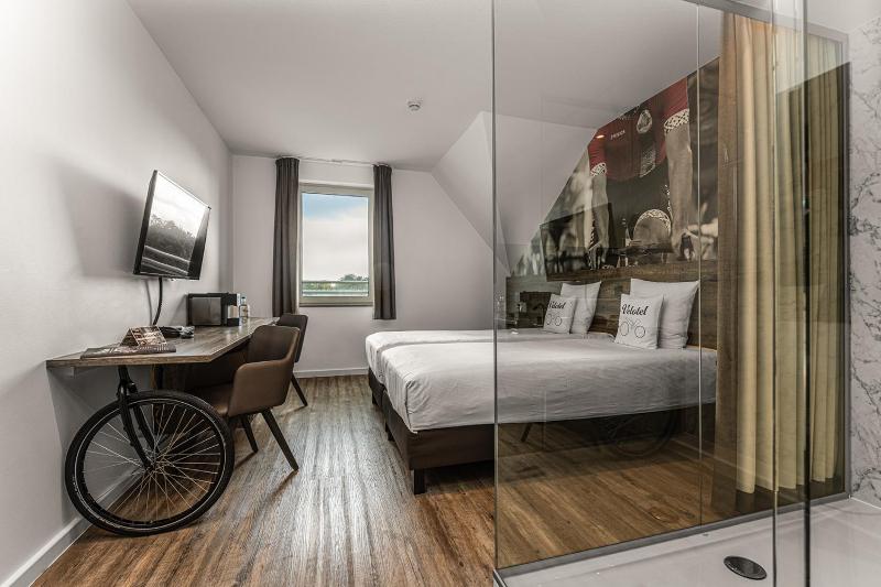 Superior Twin Room image 2