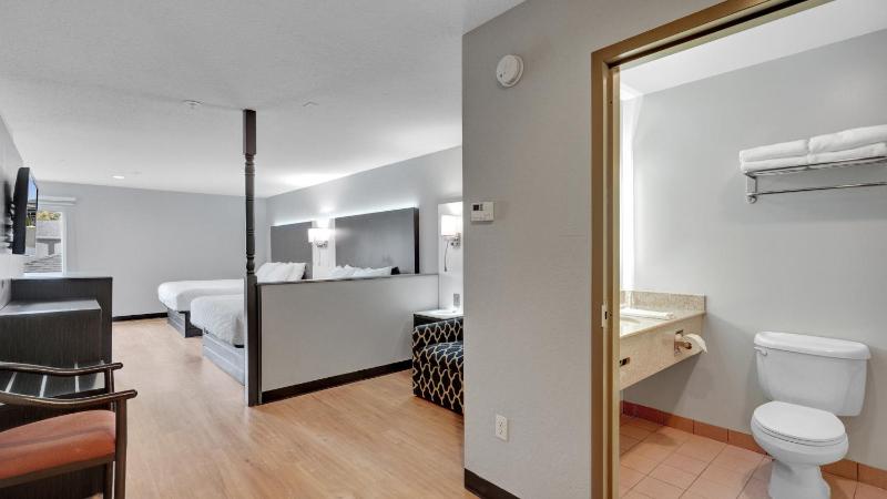King Junior Suite -  Non-Smoking image 2