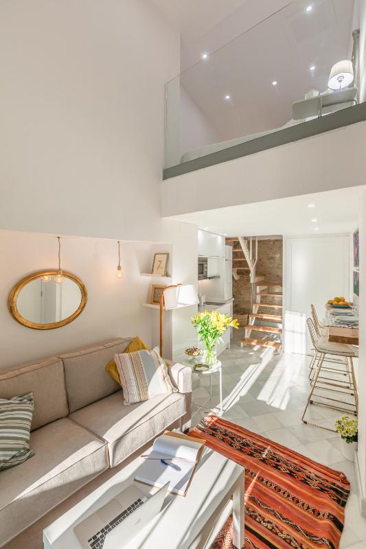 Loft duplex Sevilla wall - image 2