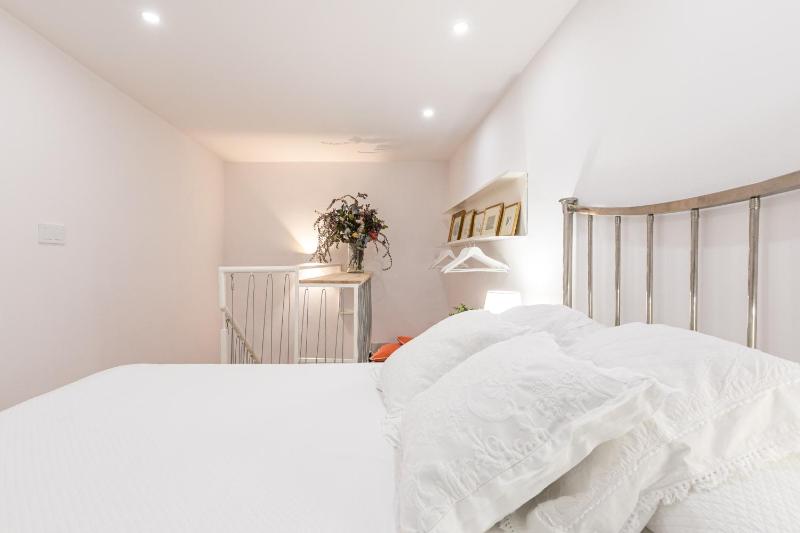 Loft duplex Sevilla wall - image 15
