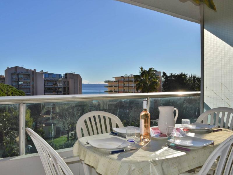 Appartement 2 pièces avec climatisation et garage au Lavandou, proche plage - FR-1-251-297 Images