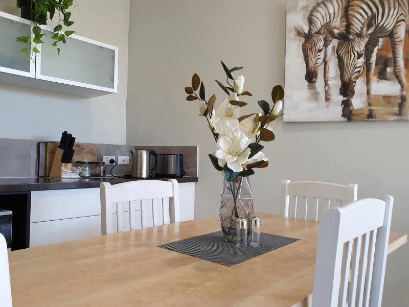 Waverley apartment E-one bedroom wifi available - image 13