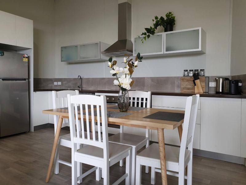 Waverley apartment E-one bedroom wifi available - image 1
