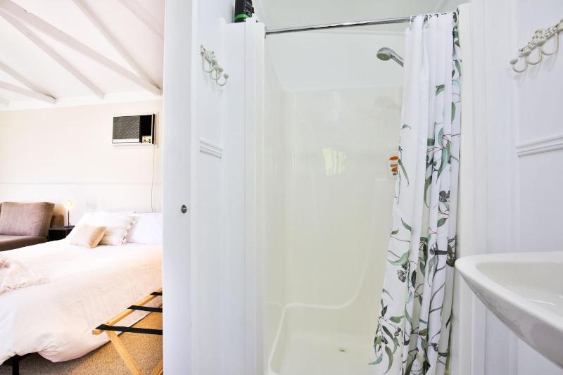 Callala Calm Pet Friendly 5 Mins Walk to Beach - image 26