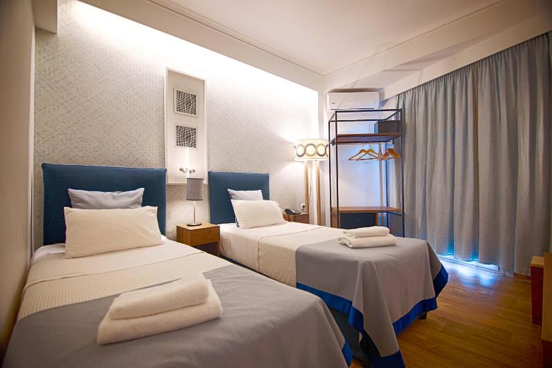 Family Room with Side Sea View image 4