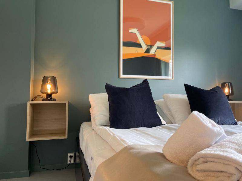 Standard Twin Room with Shared Bathroom image 2