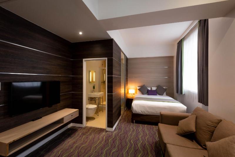Executive Suite image 3