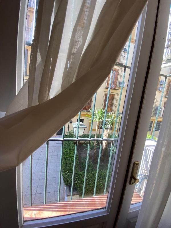 One-Bedroom Apartment with Garden View image 4