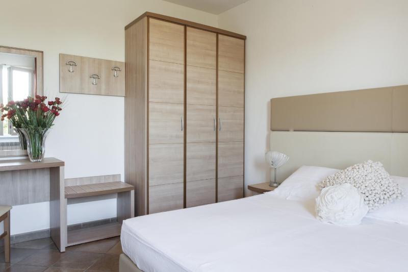 One-Bedroom Apartment (3 Adults) image 3
