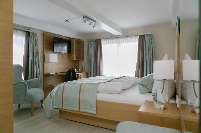 Standard Double Room image 4