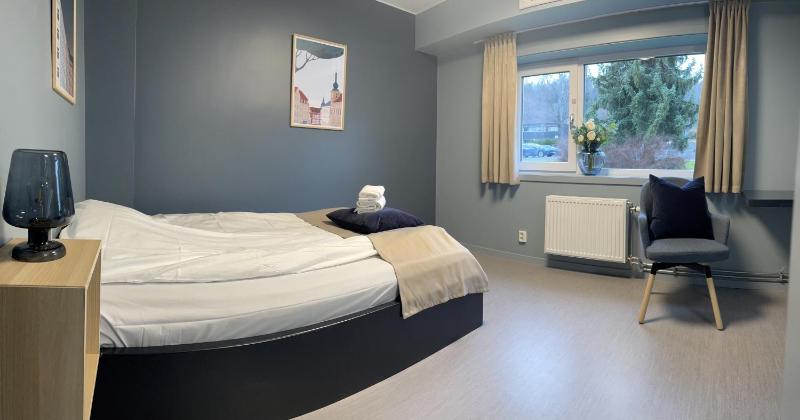 Queen Room - Disability Access image 2