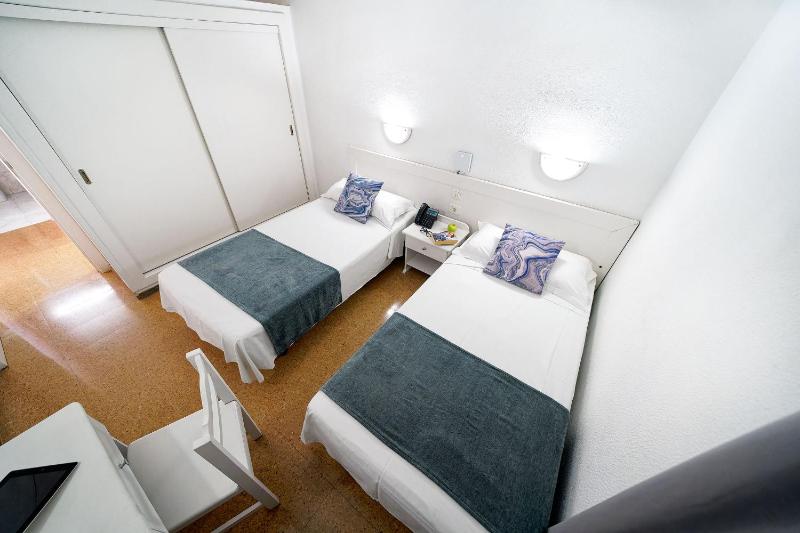 Two-Bedroom Apartment with Terrace image 3