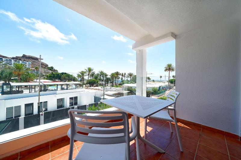 One-Bedroom Apartment with Balcony image 4