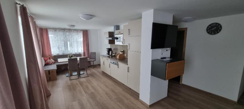 One-Bedroom Apartment image 1