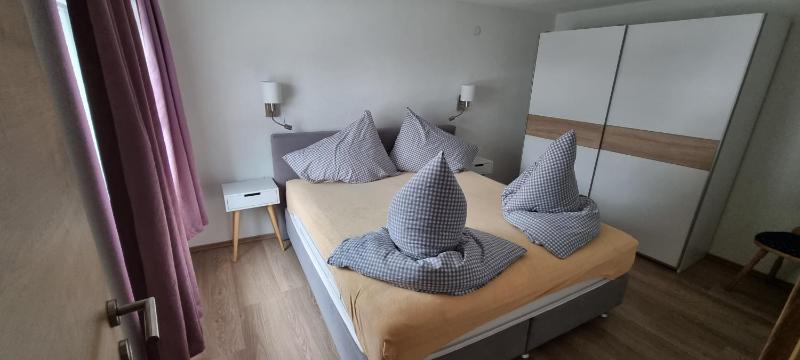 One-Bedroom Apartment image 3