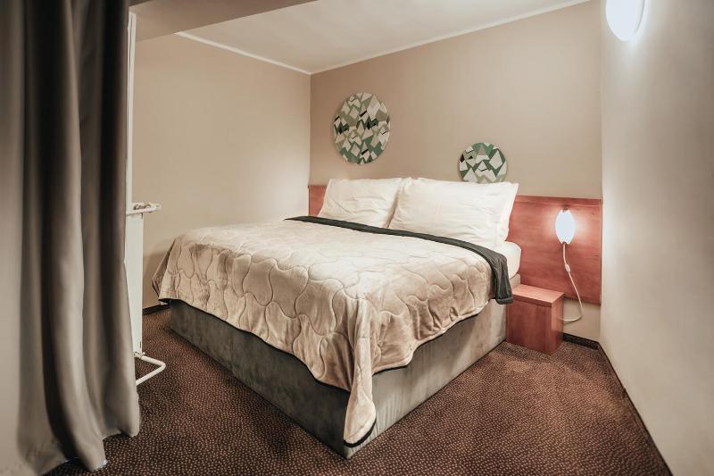 Standard Double Room with Extra Bed and Wellness Access image 3