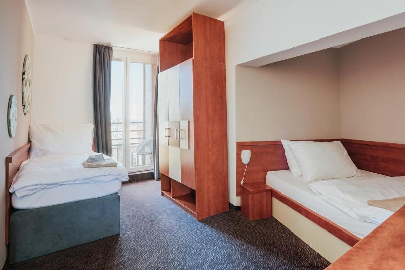 Standard Twin Room with Wellness Access image 3