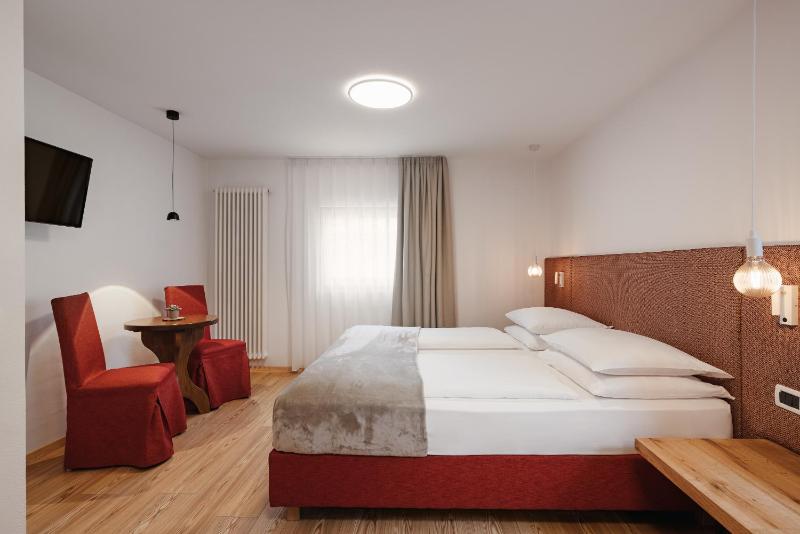 Standard Double or Twin Room image 1