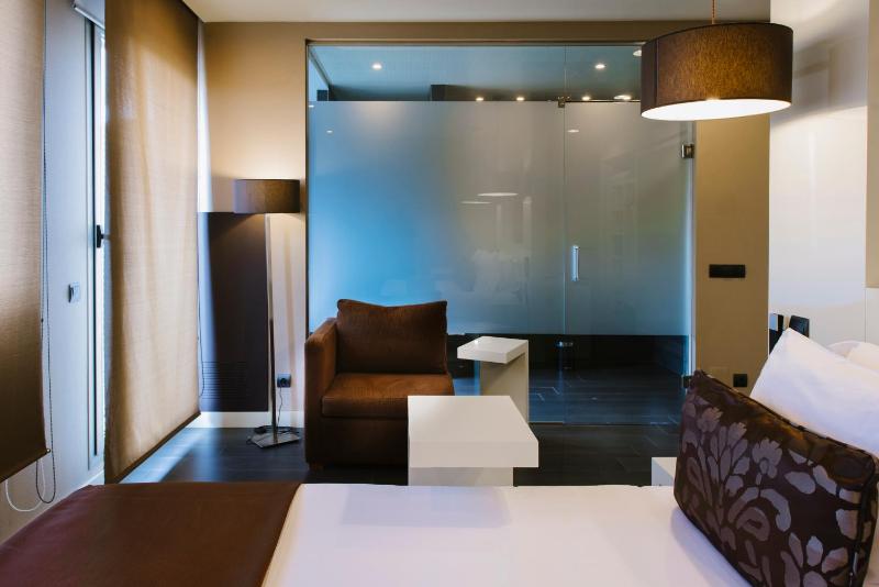 Superior Double Room image 3