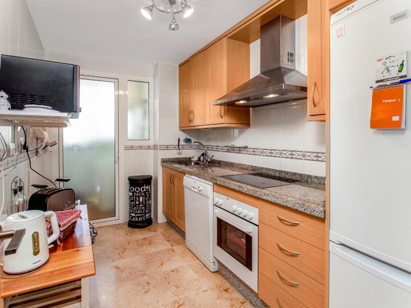 2091- Apt close from all amenities - image 36