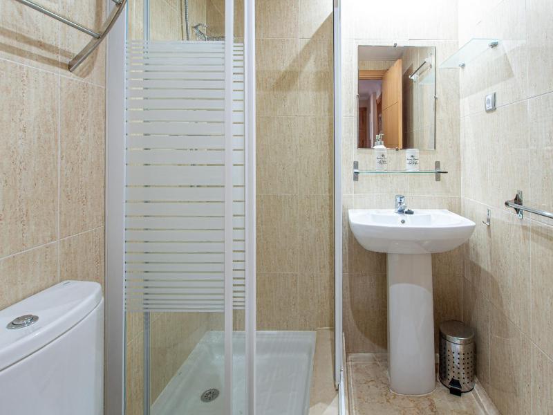 2091- Apt close from all amenities - image 21