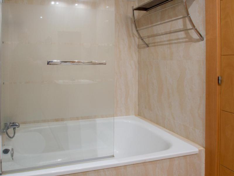 2091- Apt close from all amenities - image 27