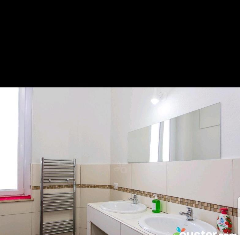 Bed in 6-Bed Mixed Dormitory Room image 4