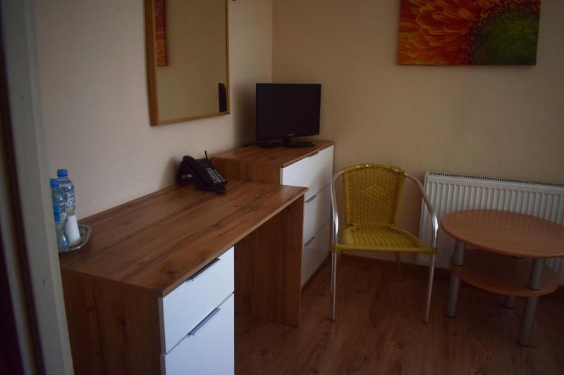 Standard Twin Room image 2