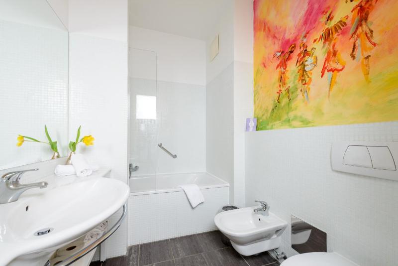Comfort Double Room with Balcony image 4