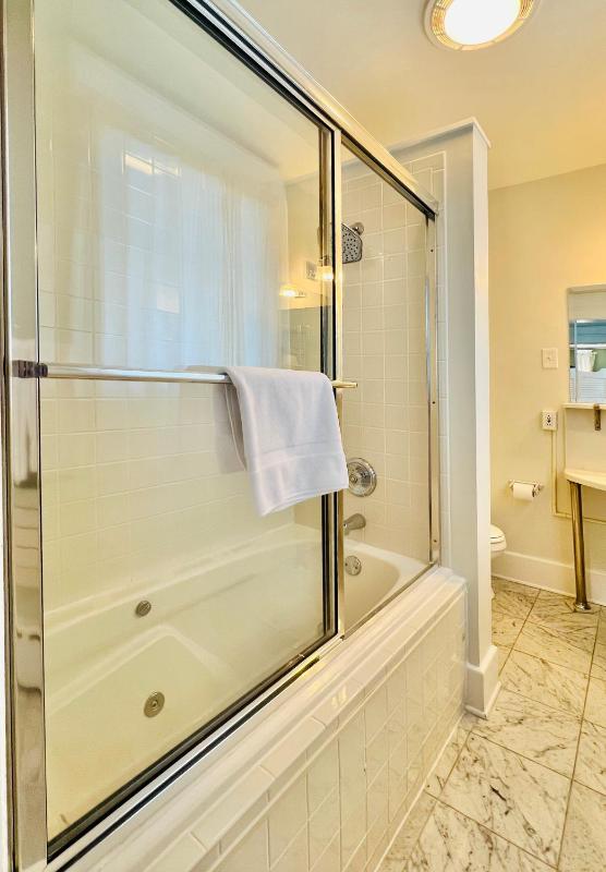 Suite image 2