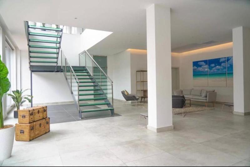 Stylish luxury condo central location ocean view pool gym - image 46